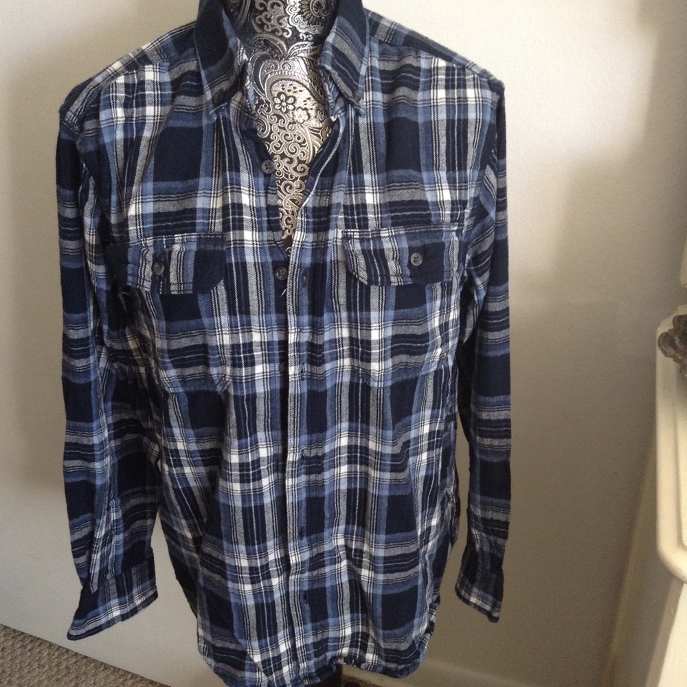 PLAID LONG SLEEVE BUTTON DOWN SHIRT S